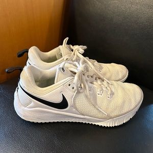 Nike women’s volleyball shoe